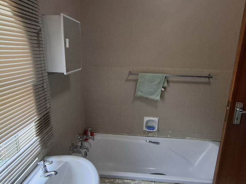 Spacious private duplex townhouse - Photo 7