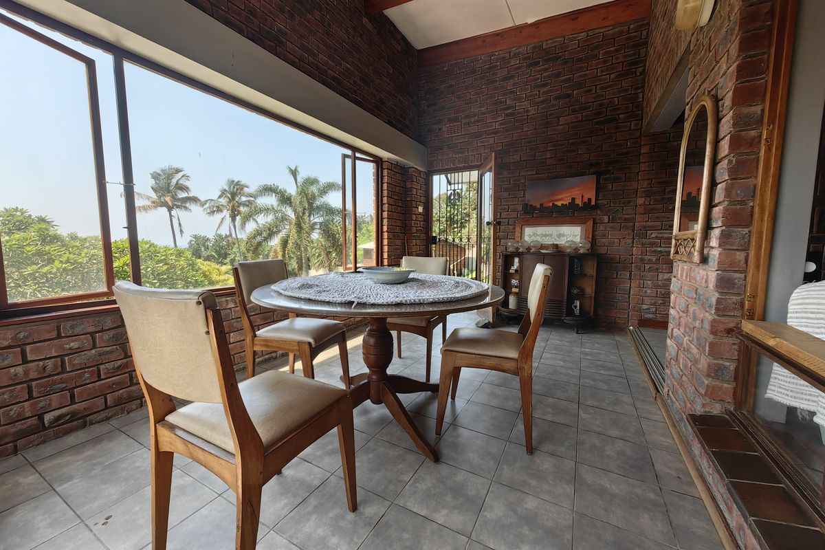 Charming Family Home on Generous Plot with Garden Cottage and Endless Possibilities - Photo 3