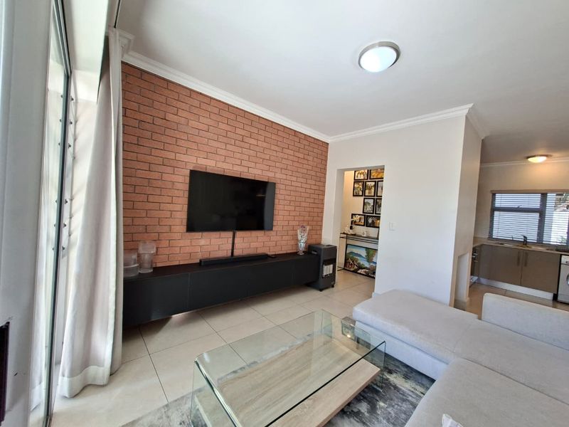 Elegant Ground Floor Sanctuary: Modern Luxury at The Foundry - Photo 8