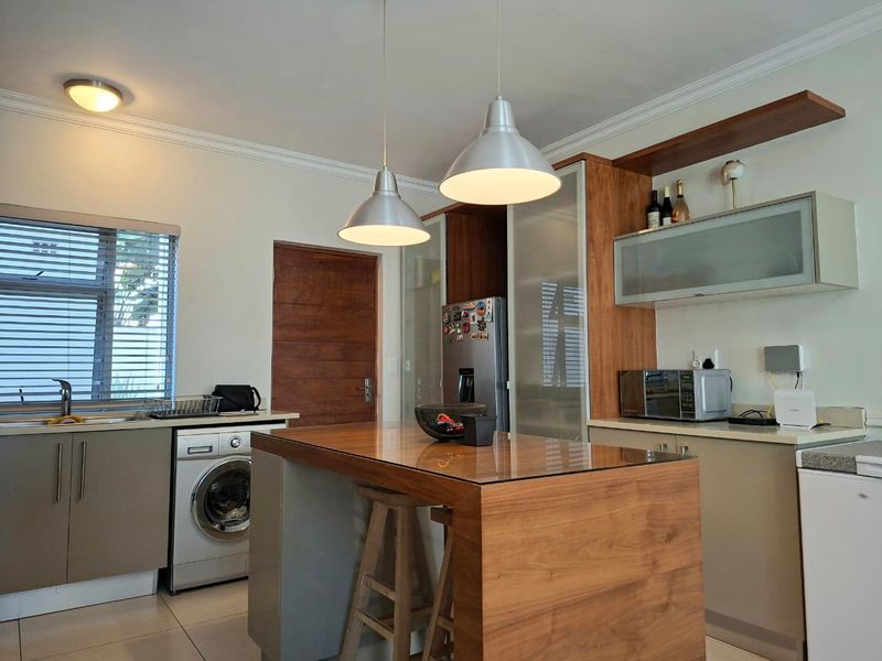 Elegant Ground Floor Sanctuary: Modern Luxury at The Foundry - Photo 4