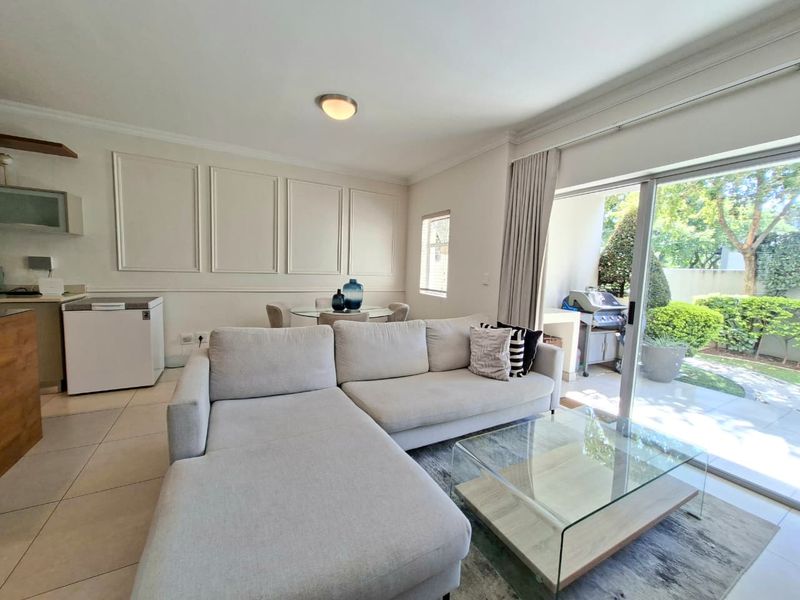 Elegant Ground Floor Sanctuary: Modern Luxury at The Foundry - Photo 3
