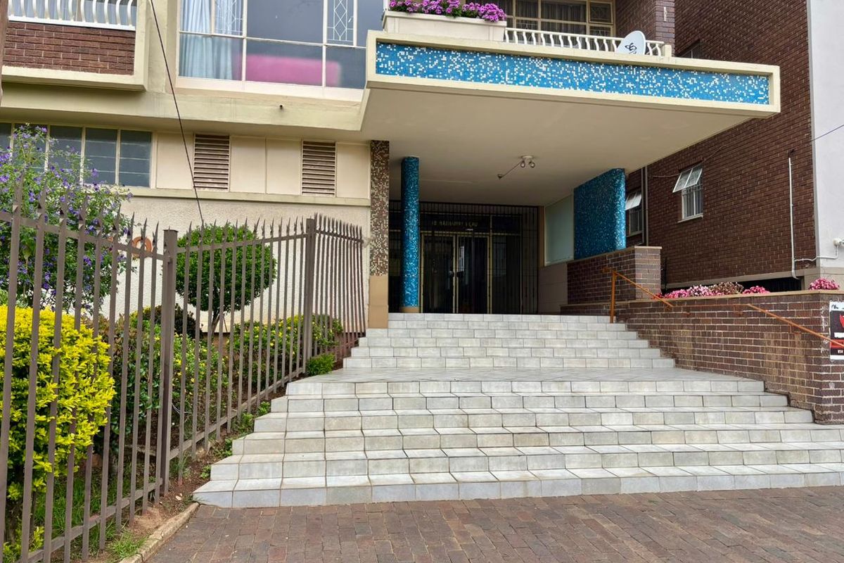 Spacious 2-Bedroom Apartment in Michaelangelo, Gresswold – 109m2 of Comfortable Living - Photo 2