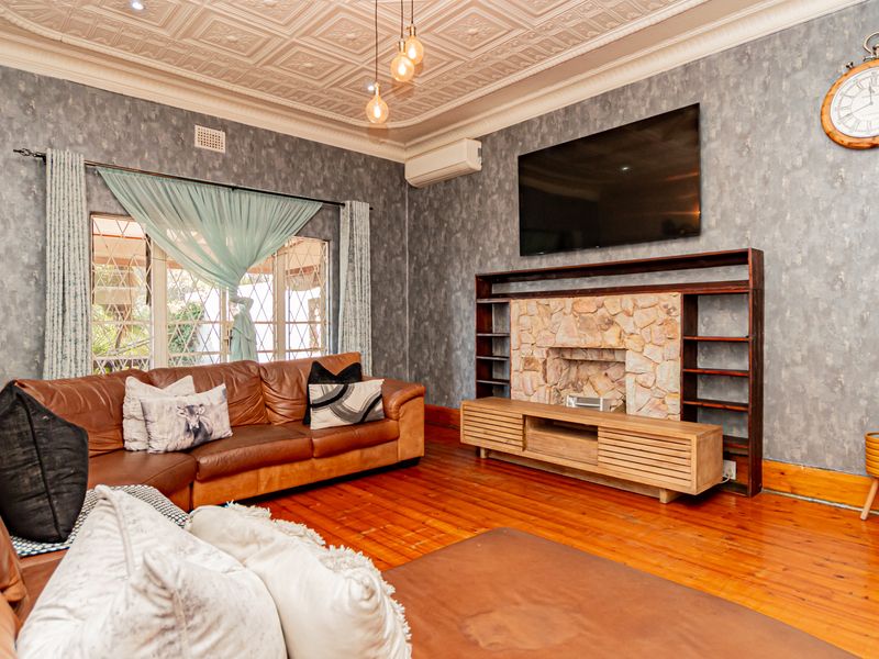 Contemporary Family Home with Style and Space in Upper Kensington - Photo 6