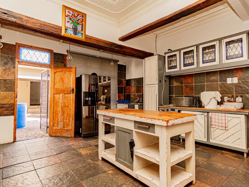 Contemporary Family Home with Style and Space in Upper Kensington - Photo 4