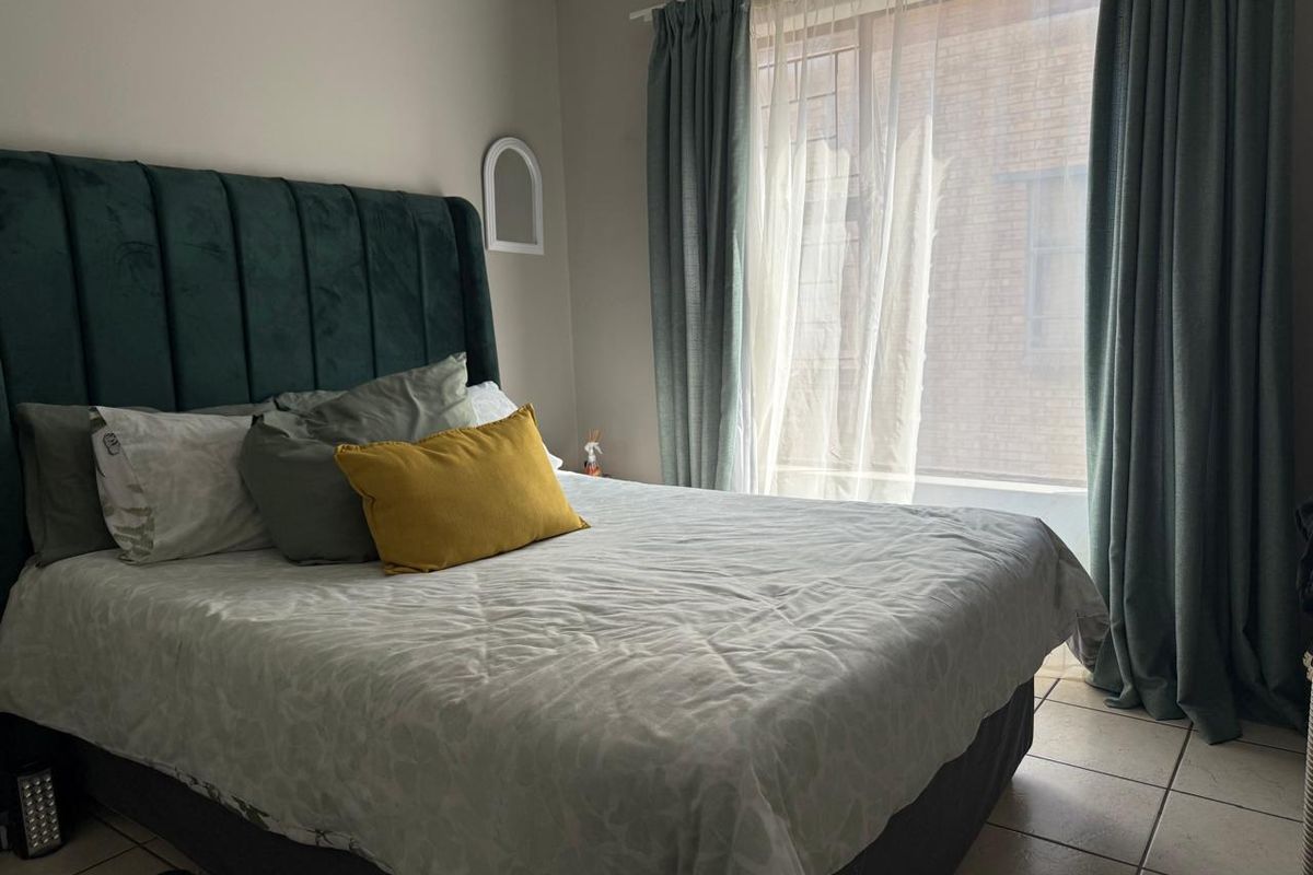 A safe and securebachelo - Photo 4