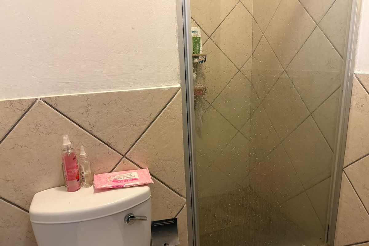 A safe and securebachelo - Photo 2