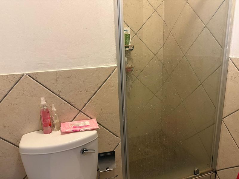 A safe and securebachelo - Photo 2