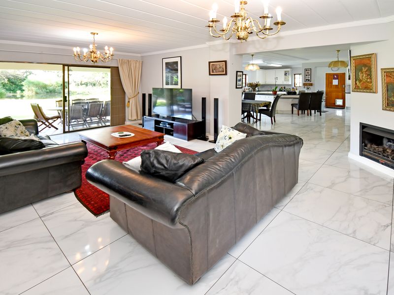 Beaulieu Gem: Lovely Home with Cottage and Spectacular Garden - Photo 7