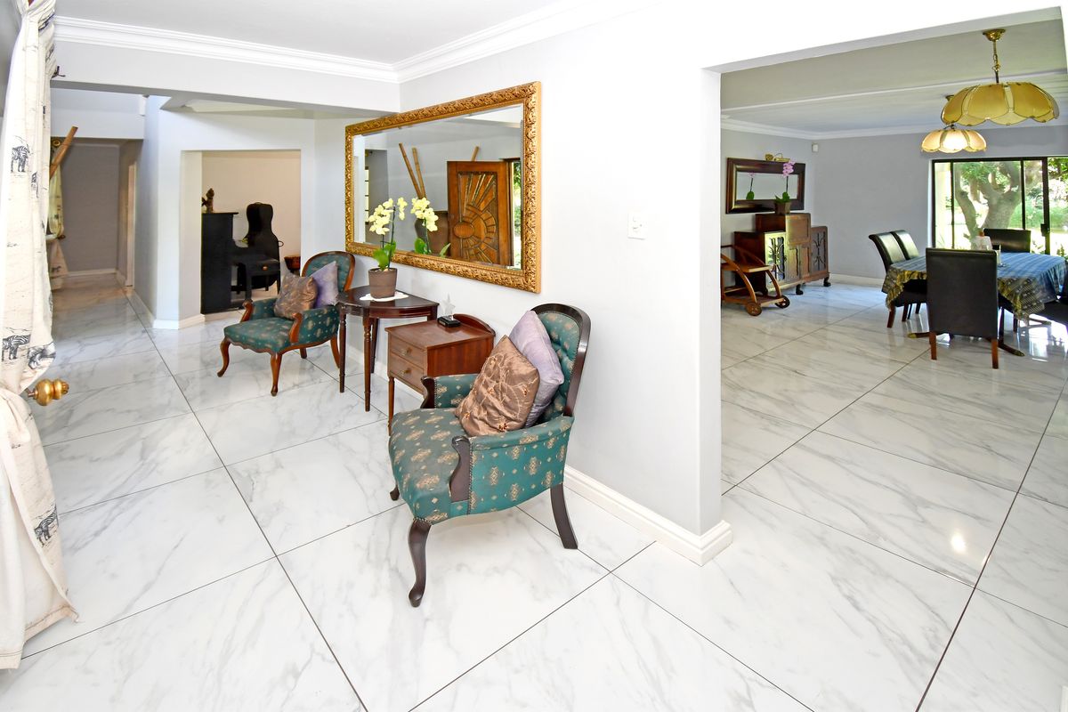 Beaulieu Gem: Lovely Home with Cottage and Spectacular Garden - Photo 5
