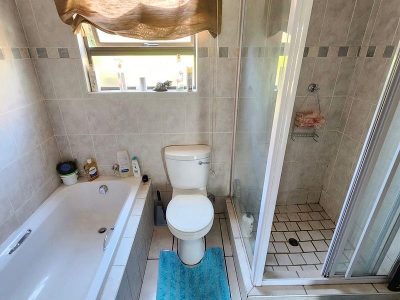 Modern 3-Bedroom Townhouse with Solar Power - Photo 10