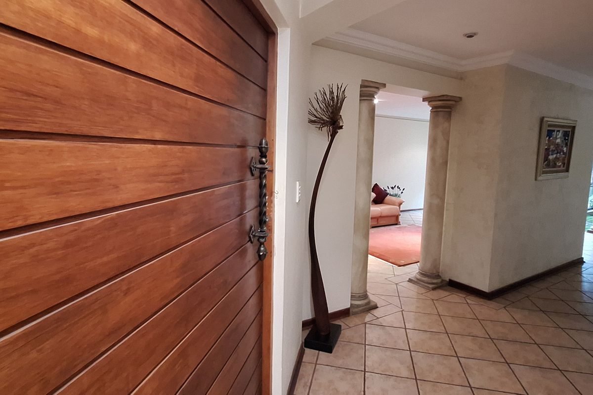 BEAUTIFUL 4-BEDROOM FAMILY HOME FOR SALE IN SW5,VANDERBIJLPARK!! - Photo 2