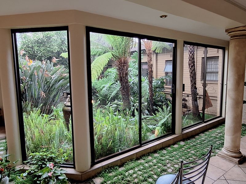 BEAUTIFUL 4-BEDROOM FAMILY HOME FOR SALE IN SW5,VANDERBIJLPARK!! - Photo 7