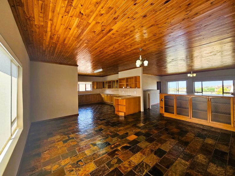 Immaculate Family Home with Braai Room and Modern Features - Photo 6