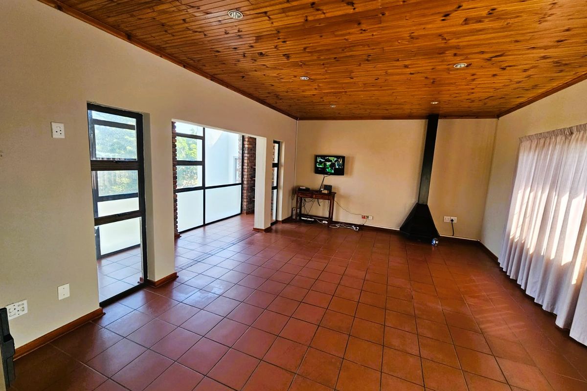 Immaculate Family Home with Braai Room and Modern Features - Photo 4