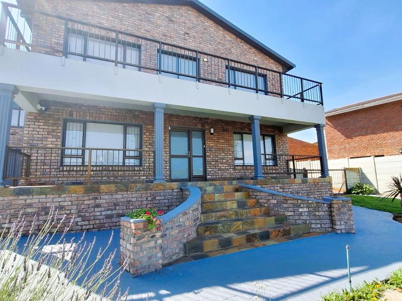 Immaculate Family Home with Braai Room and Modern Features - Photo 3