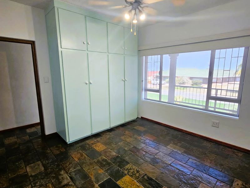 Immaculate Family Home with Braai Room and Modern Features - Photo 10