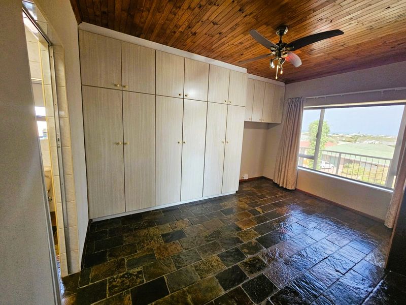 Immaculate Family Home with Braai Room and Modern Features - Photo 9