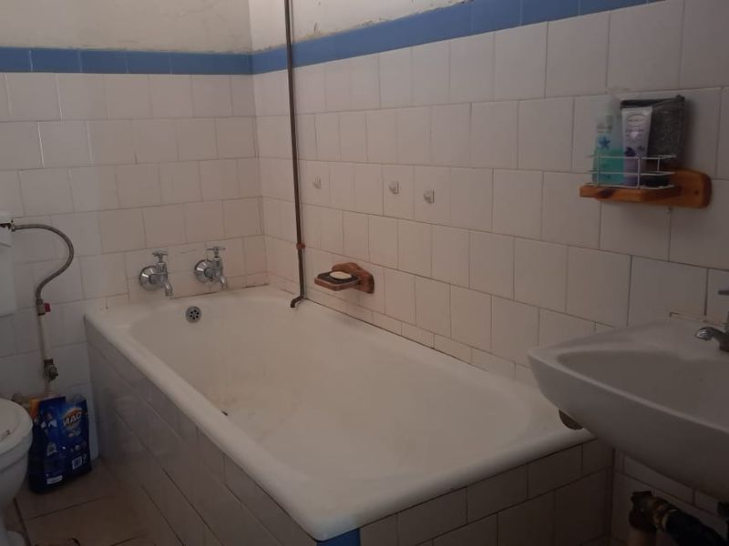 2-Bedroom Flat for Sale - Photo 4