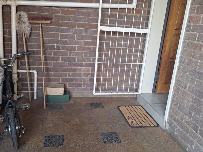 2-Bedroom Flat for Sale - Photo 5