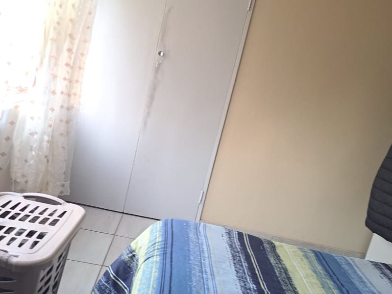 2-Bedroom Flat for Sale - Photo 8