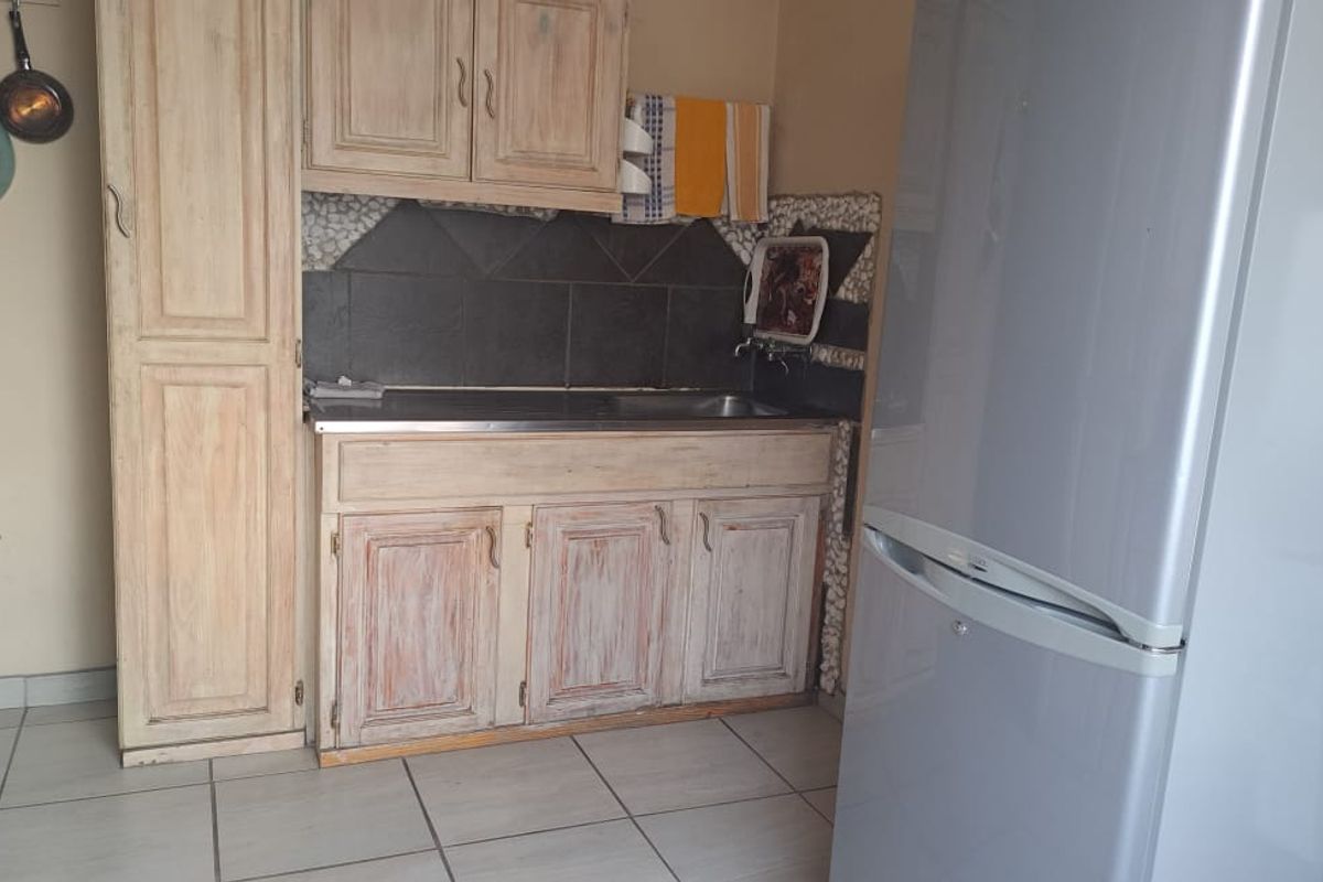 2-Bedroom Flat for Sale - Photo 2