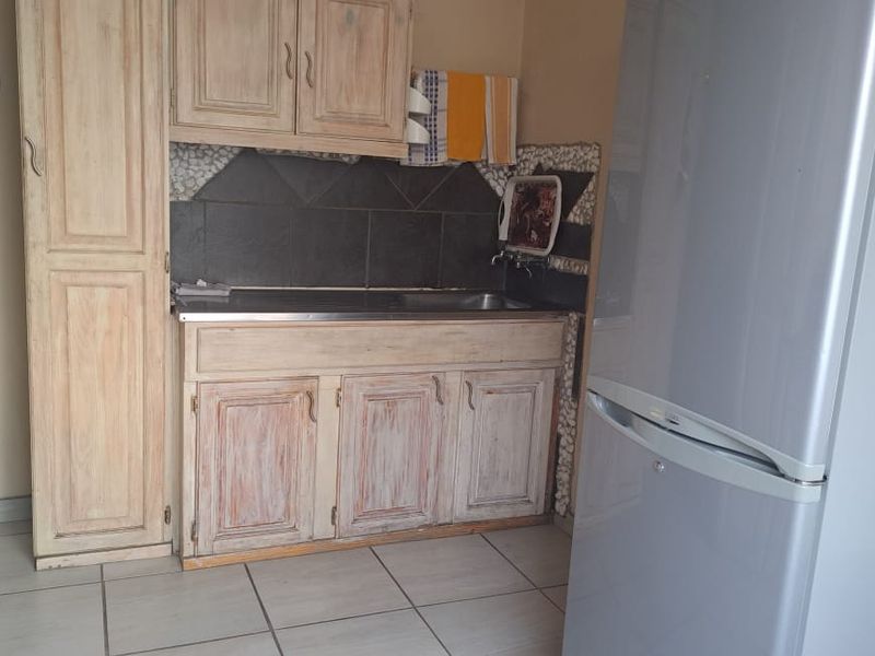 2-Bedroom Flat for Sale - Photo 2