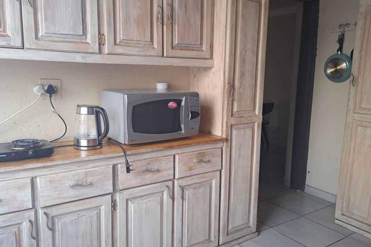 2-Bedroom Flat for Sale - Photo 3