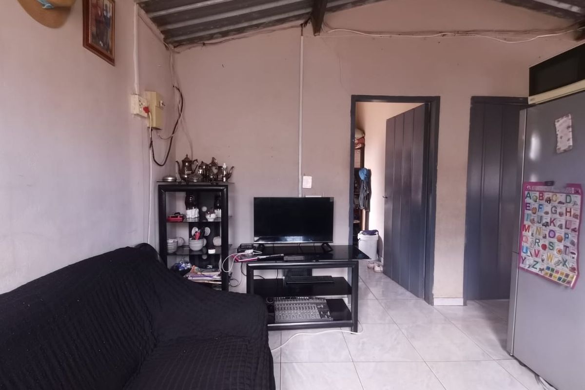 Family Home in the Heart of Stretford, Evaton – A Must-See! - Photo 5