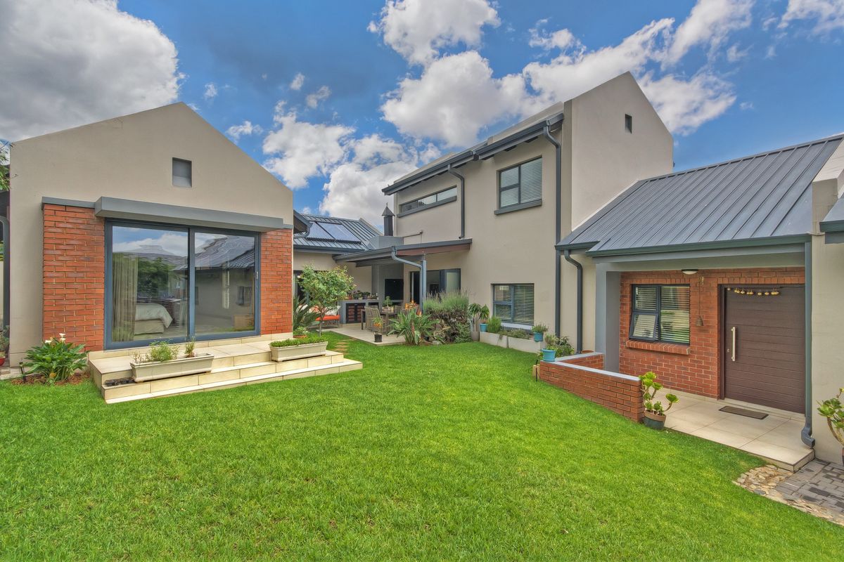 The Perfect Fit for the Starter Family !! - Photo 2