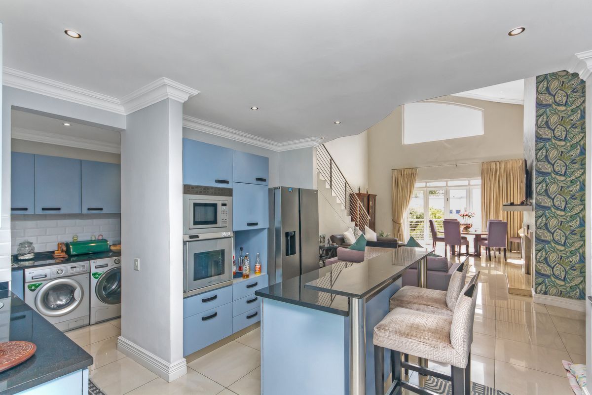 Modern Elegance Meets Comfort in the Heart of Illovo - Photo 5