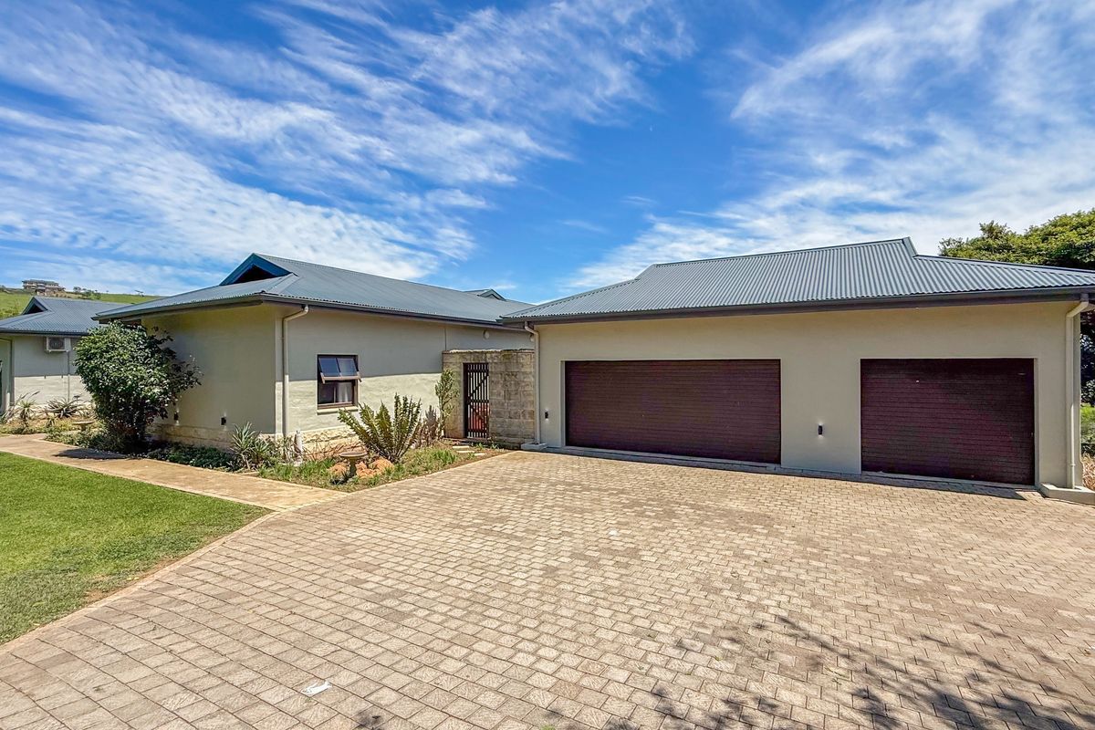 Luxury Eco-Estate Living with Flatlet, Solar & Exceptional Views - Photo 2