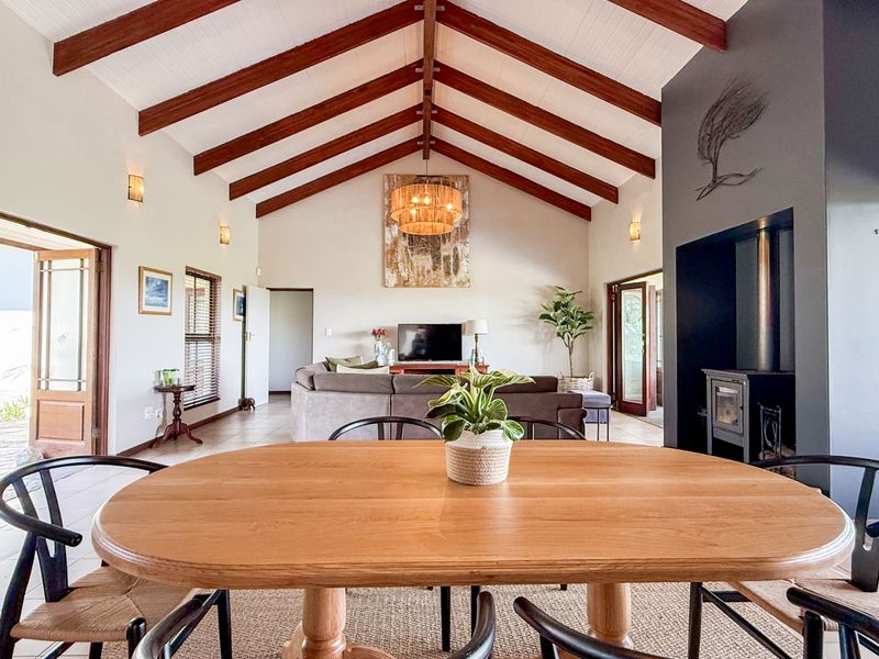 Luxury Eco-Estate Living with Flatlet, Solar & Exceptional Views - Photo 9