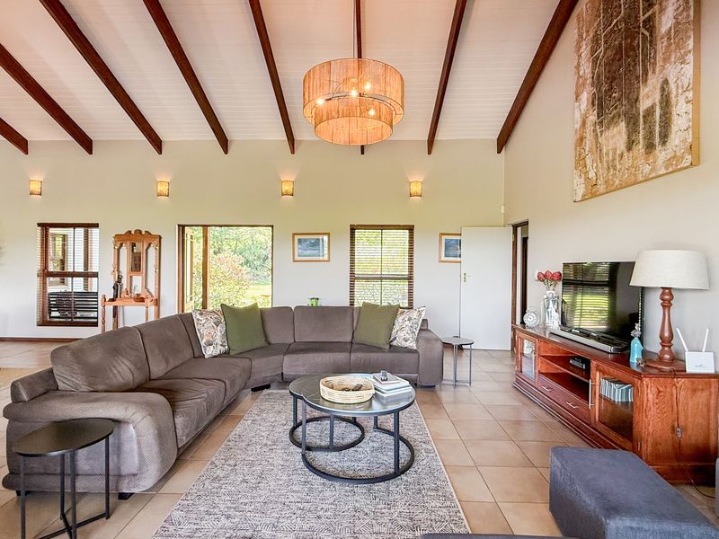Luxury Eco-Estate Living with Flatlet, Solar & Exceptional Views - Photo 7