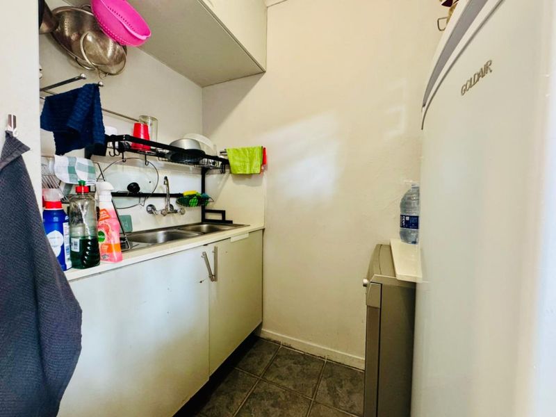 Modern Family Home with Two Income-Generating Flatlets & Full Solar System - Photo 10