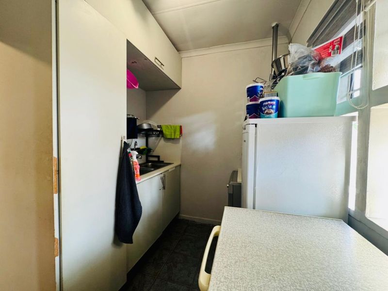 Modern Family Home with Two Income-Generating Flatlets & Full Solar System - Photo 9