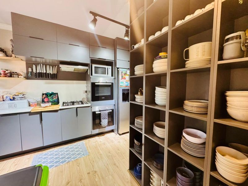 Modern Family Home with Two Income-Generating Flatlets & Full Solar System - Photo 7