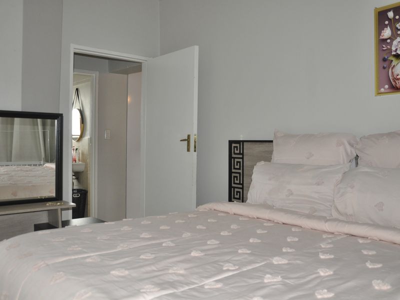 Immaculate Top-Floor Investment in Erand Gardens - Photo 8