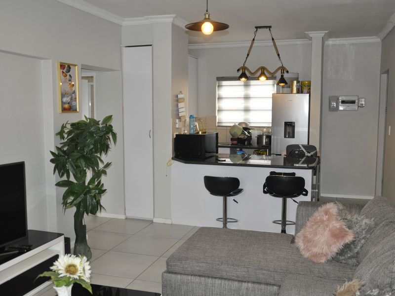 Immaculate Top-Floor Investment in Erand Gardens - Photo 2