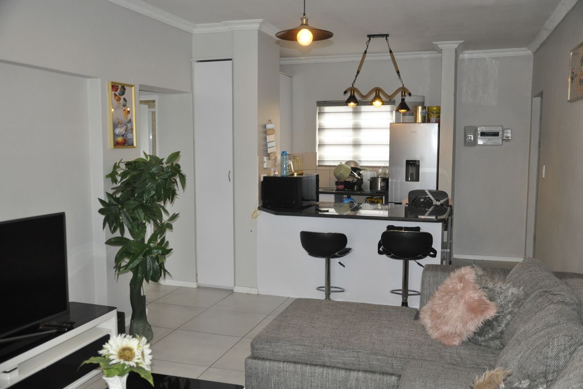 Immaculate Top-Floor Investment in Erand Gardens - Photo 2