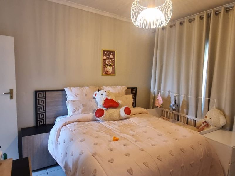 Immaculate Condition: Maintained to absolute perfection—not a cent needs to be spent on repairs - Photo 9