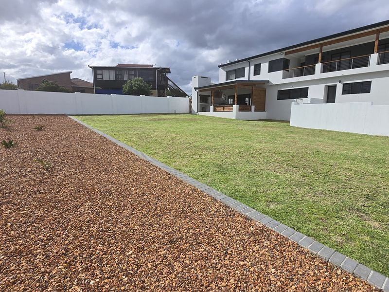New Listing - Photo 2