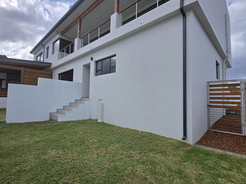 New Listing - Photo 4