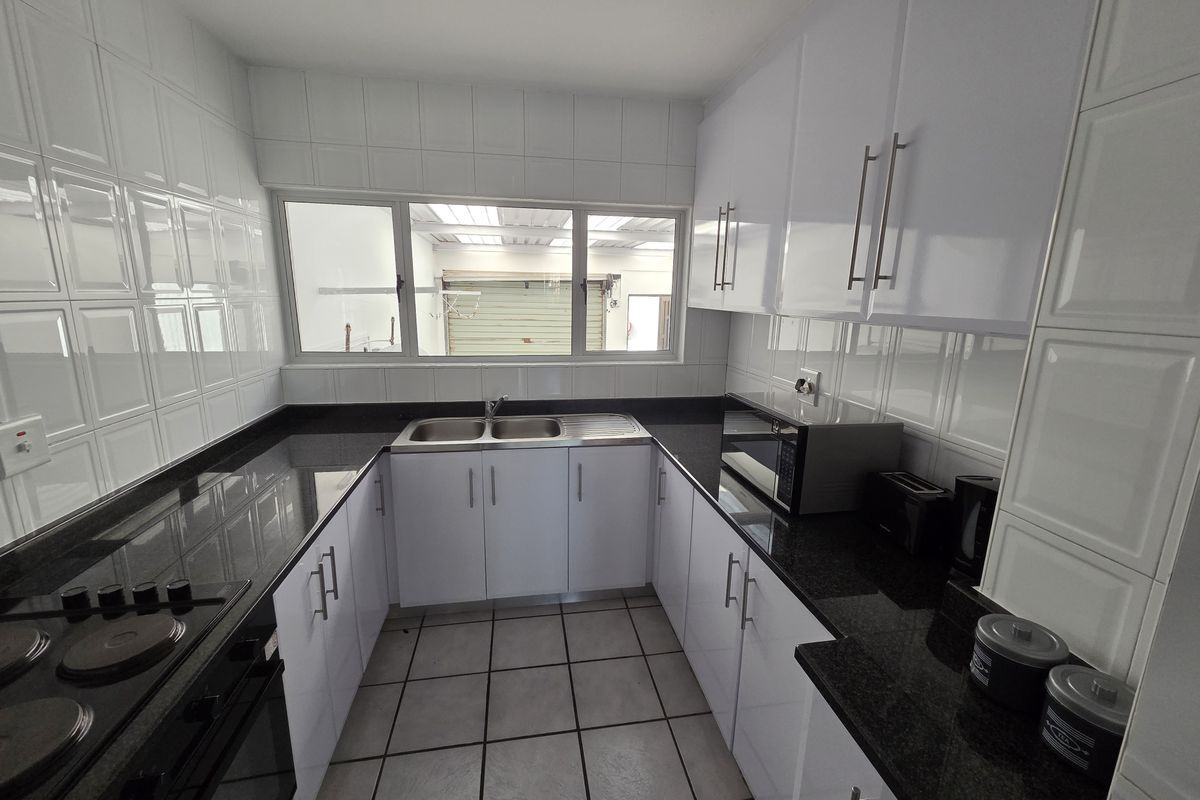 Marine Drive Bliss:  Rental Alert - Photo 4