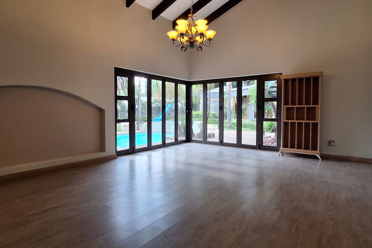 Luxury Redefined – Impeccable 5-Bedroom Residence in Vanderbijlpark SW5!! - Photo 3