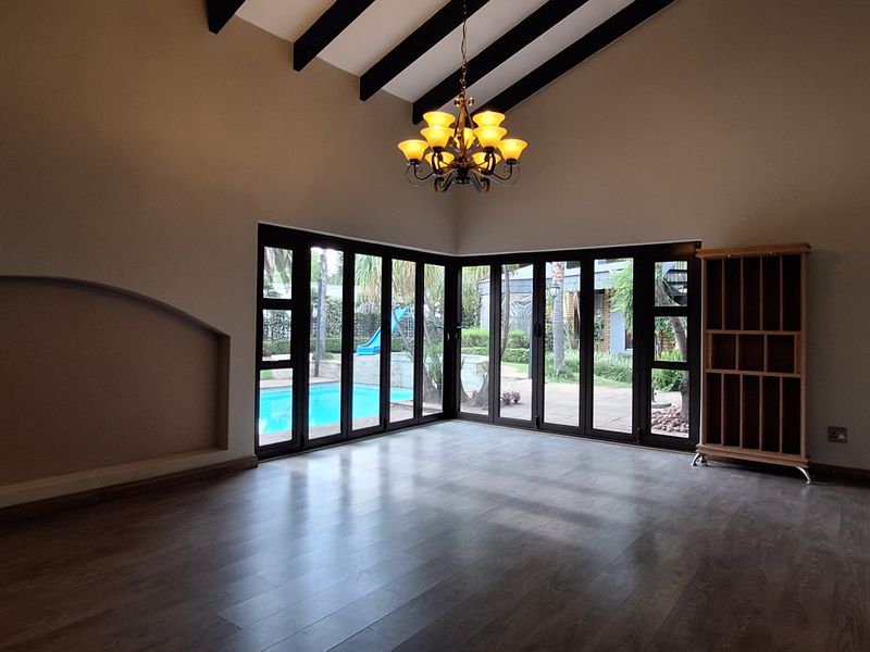 Luxury Redefined – Impeccable 5-Bedroom Residence in Vanderbijlpark SW5!! - Photo 6