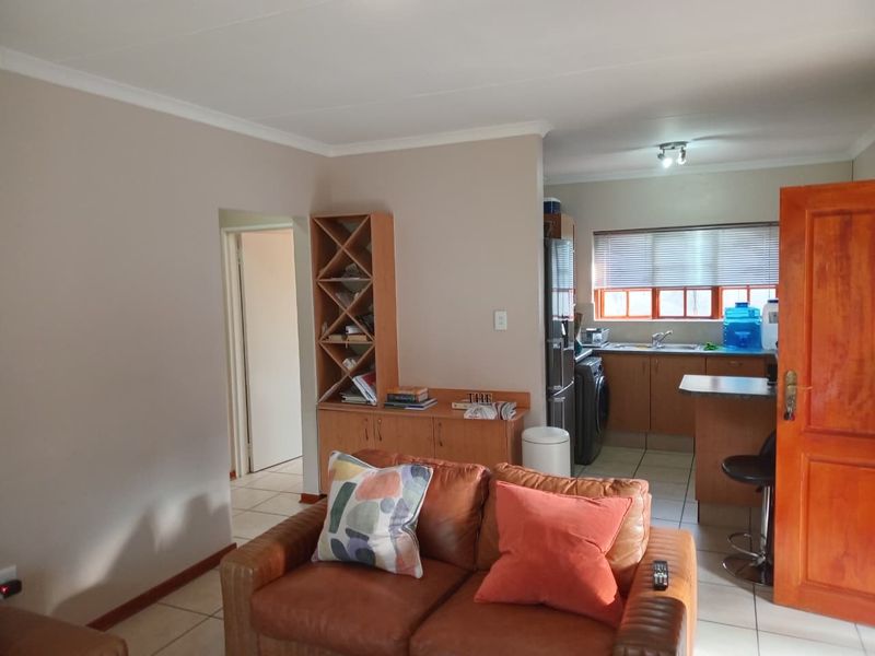 Modern 2 Bedroom Townhouse in Summit View Estate – Blue Hills - Photo 8