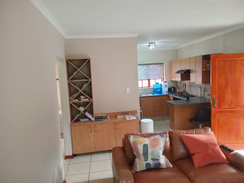 Modern 2 Bedroom Townhouse in Summit View Estate – Blue Hills - Photo 7