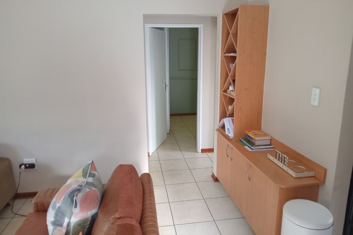 Modern 2 Bedroom Townhouse in Summit View Estate – Blue Hills - Photo 5