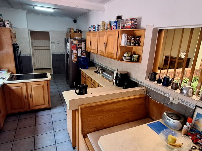 5 Bed Family Home in Boomed Estate - plus place for Granny - Photo 9