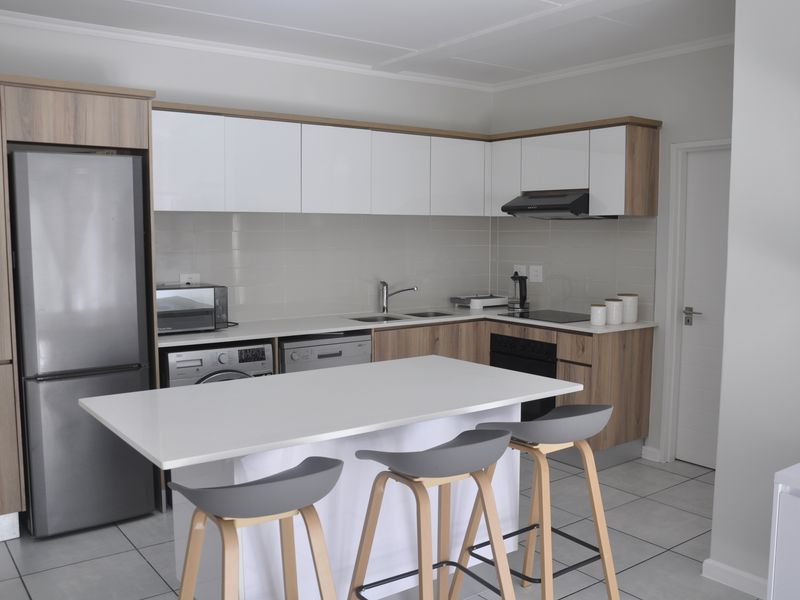 Fully Furnished 2-Bedroom Apartment to Rent in The Whisken, Crowthorne - Photo 2